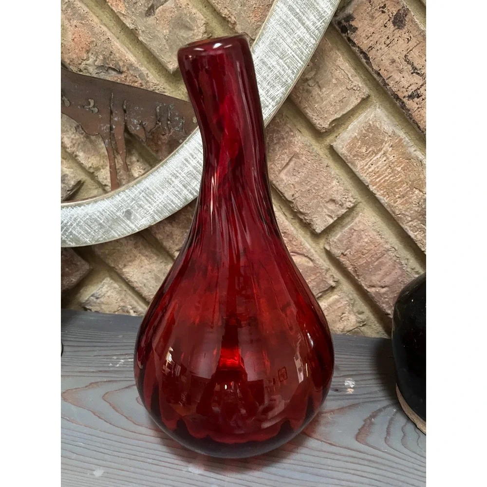 Vintage Red Hand Blown Vase Curved Neck Bulb shaped base . 11